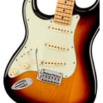 FENDER - Player Plus Stratocaster®, gauchère, Touche en érable - 3-Color Sunburst